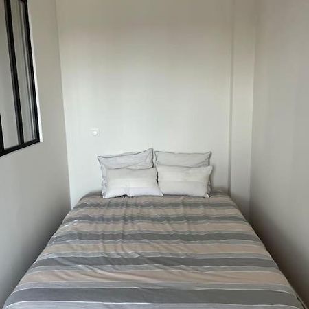Apartment With Balcony Near Disneyland. Esbly Bagian luar foto